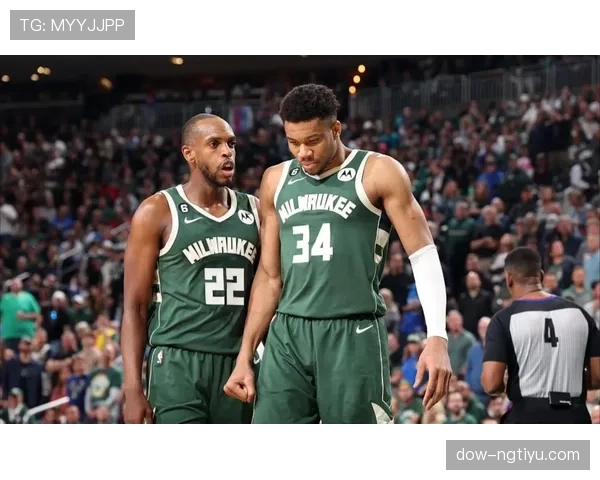 米德尔顿挡拆为字母哥拉开空间，三分效率优于上季